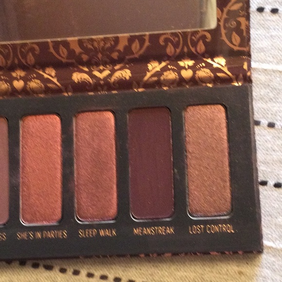 MELT COSMETICS SHE’S IN PARTIES EYESHADOW PALETTE - Picture 5 of 5